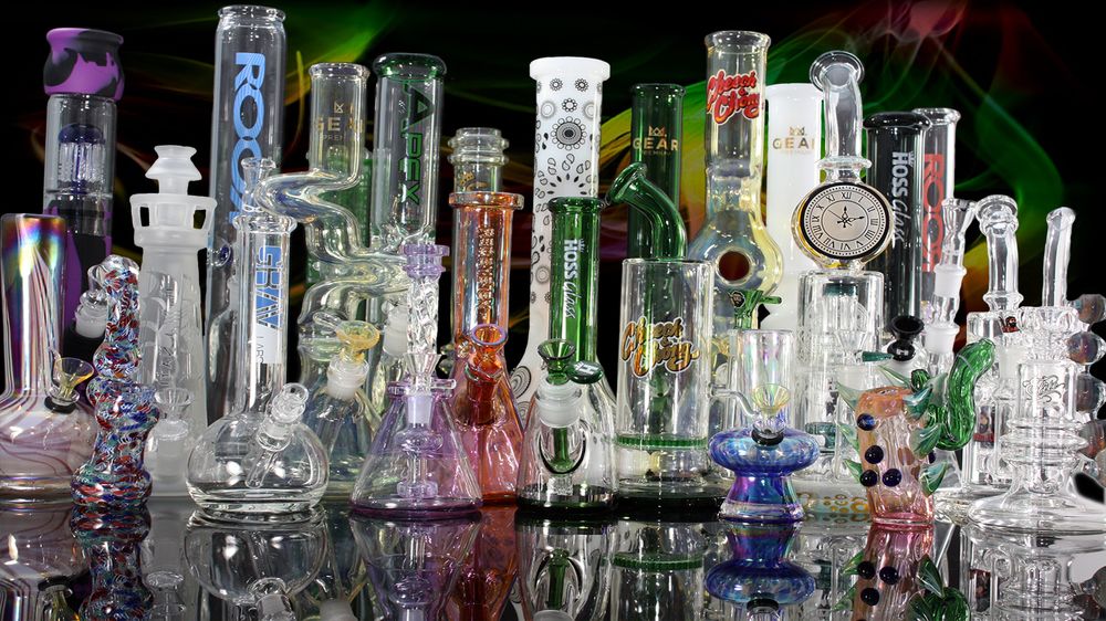 Why Every Smoker Needs More Than One Piece: The Benefits of a Glass Collection