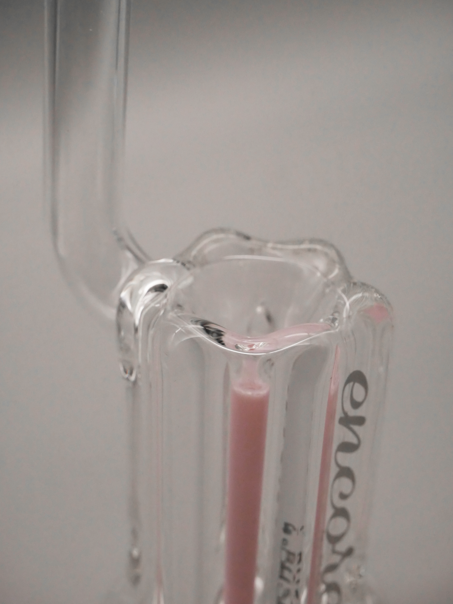 7.5" Encore Collection 38mm Scalloped Standing Bubbler w/ Color Stem