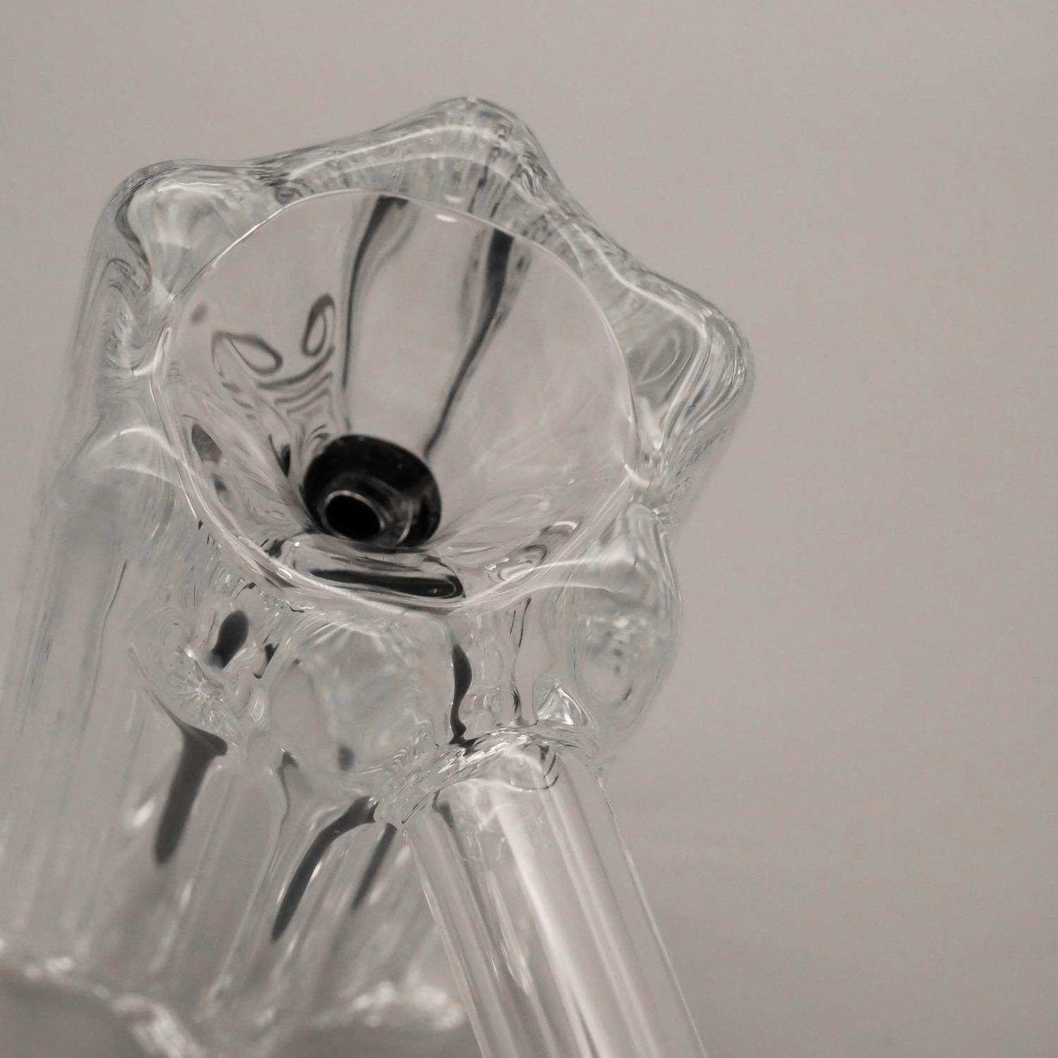 7" Encore Collection 50mm Scalloped Hammer Bubbler w/ Color Stem